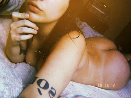 mrsfoxxie_ Nude Leaks OnlyFans Photo 56