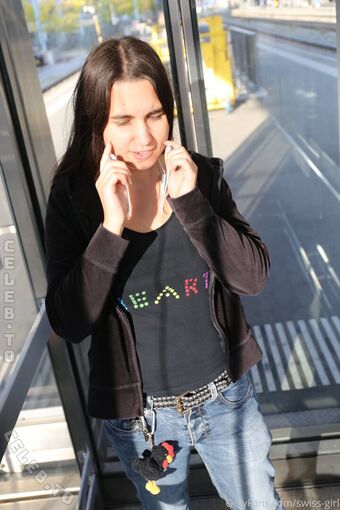 swiss-girl-vanessa Nude Leaks OnlyFans Photo 21