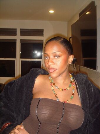 Rachel Chinouriri Nude Leaks OnlyFans Photo 18