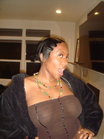 Rachel Chinouriri Nude Leaks OnlyFans Photo 17