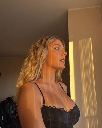 Samara Tramontana Nude Leaks OnlyFans Photo 9