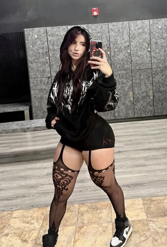 Sarahhsquatss Nude Leaks OnlyFans Photo 9