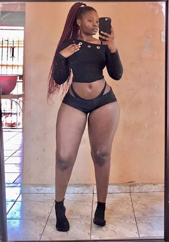 Vunene Taiwo Mabunda Nude Leaks OnlyFans Photo 7