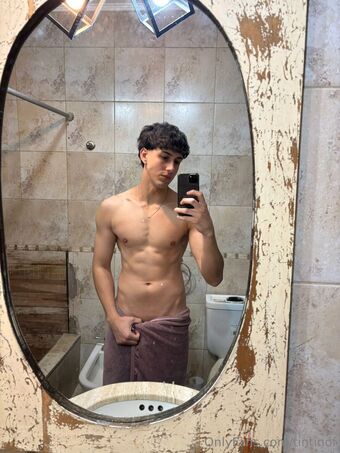 tintinof Nude Leaks OnlyFans Photo 14