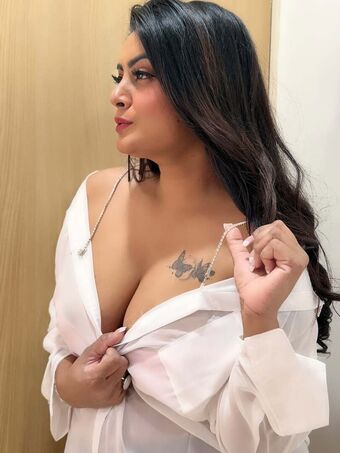 Twinkle Kapoor Nude Leaks OnlyFans Photo 28