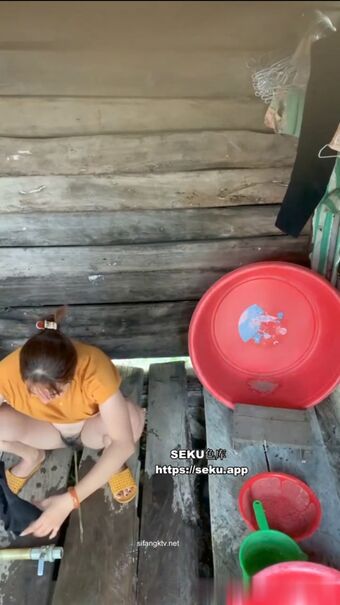 Voyeur Asian Pissing Toilet &Amp; Upskirts Only Nude Leaks OnlyFans Photo 28