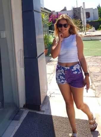 yagmuurakcam Nude Leaks OnlyFans Photo 7