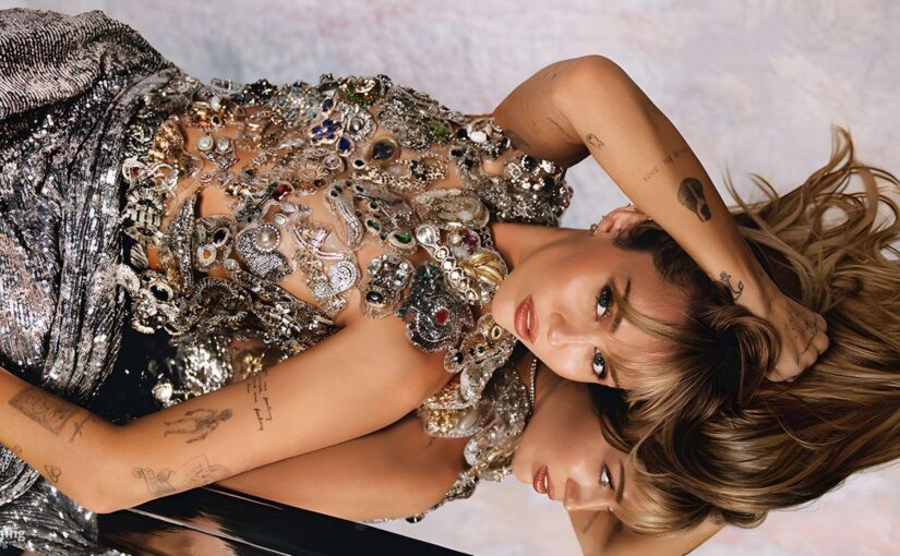 Miley Cyrus Sexy – Variety Magazine (6 Photos)