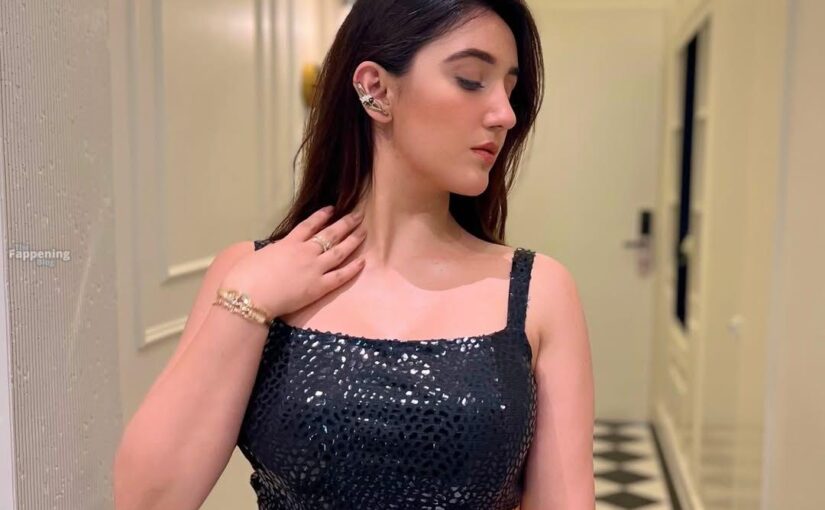 Ashnoor Kaur Sexy (19 Photos)
