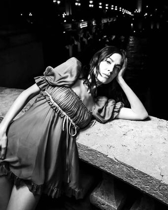 Alexa Chung Nude Leaks OnlyFans Photo 63