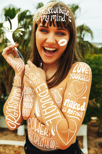 Amber Reed Nude Leaks OnlyFans Photo 2