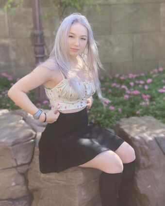 Blukitsune Nude Leaks OnlyFans Photo 2