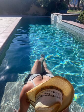 bustybuilder69 Nude Leaks OnlyFans Photo 2