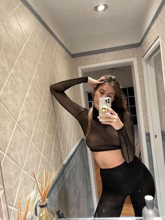 Caroesti Caroline.babe Caroline Estigarribia Nude Leaks OnlyFans Photo 9