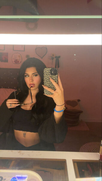 charleegirl63 Nude Leaks OnlyFans Photo 1