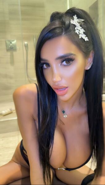 Chloe Khan Nude Leaks OnlyFans Photo 13