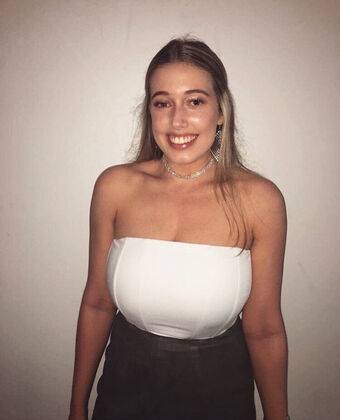 Chloe L Nude Leaks OnlyFans Photo 5