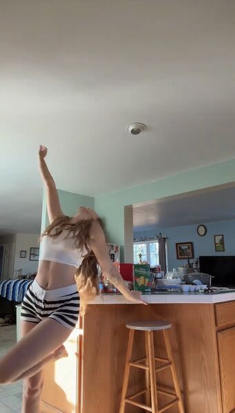 Christine Keyton Nude Leaks OnlyFans Photo 32