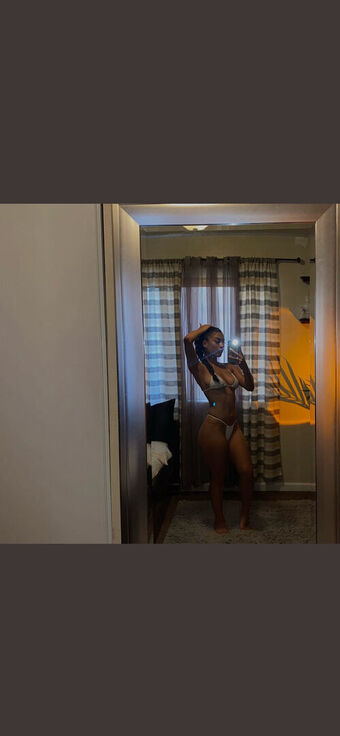 Chvzvanessa Nude Leaks OnlyFans Photo 17