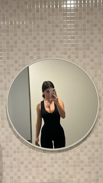 clar1s44 Nude Leaks OnlyFans Photo 2