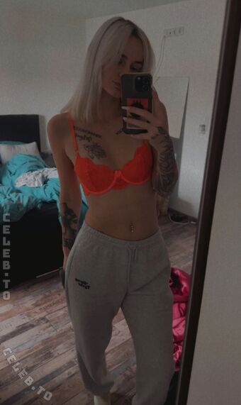 Denise Kreibich Nude Leaks OnlyFans Photo 2