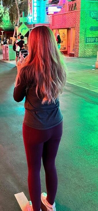 Elizabeth Zharoff Nude Leaks OnlyFans Photo 39