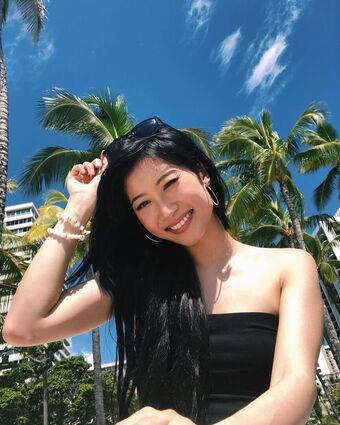 Leenda Dong Nude Leaks OnlyFans Photo 2