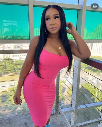 Famous_kiki1 Nude Leaks OnlyFans Photo 1