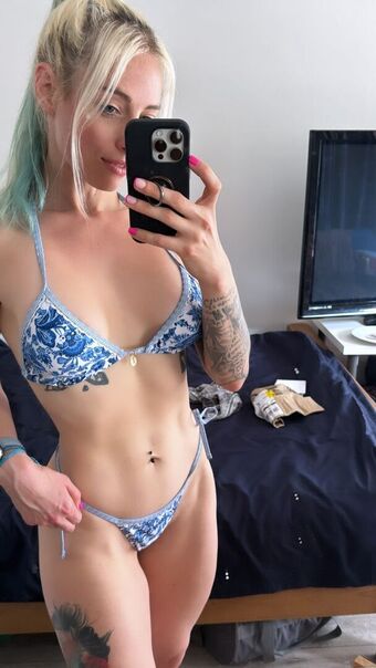 Giulia Henne Nude Leaks OnlyFans Photo 57