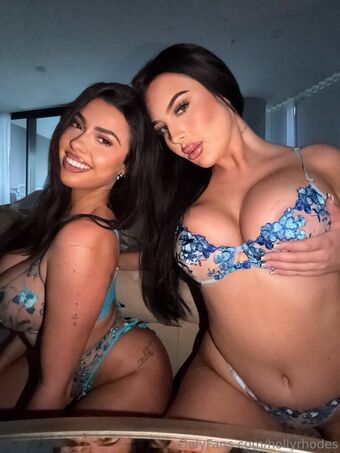 Holly Rhodes Nude Leaks OnlyFans Photo 17