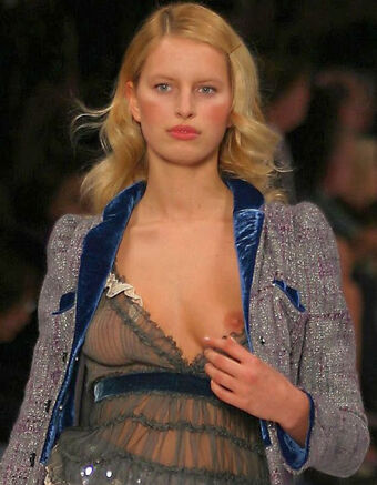 Karolína Kurková Nude Leaks OnlyFans Photo 3