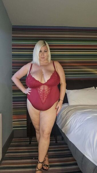 Lara Moore Nude Leaks OnlyFans Photo 18