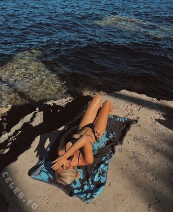 Larissa Oberste Nude Leaks OnlyFans Photo 29