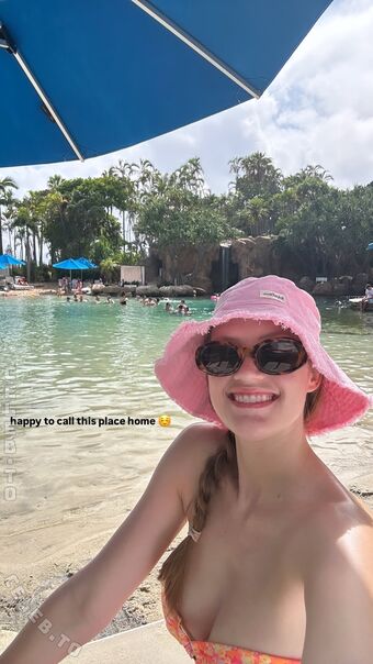 Laura Mae Nude Leaks OnlyFans Photo 11