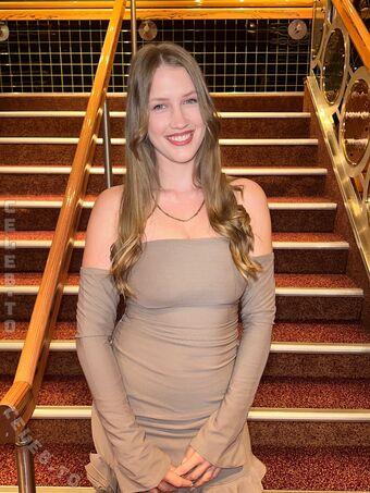 Laura Mae Nude Leaks OnlyFans Photo 19