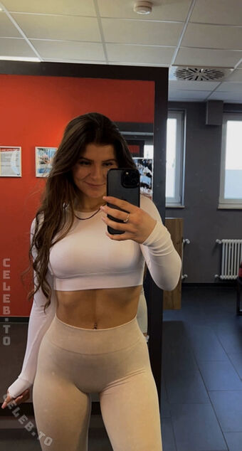 Laura Marie Röhrig Nude Leaks OnlyFans Photo 38