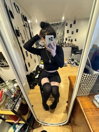 lilgothgirlx Nude Leaks OnlyFans Photo 4