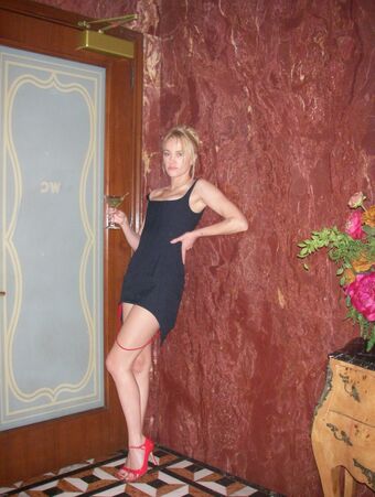 Maika Monroe Nude Leaks OnlyFans Photo 193