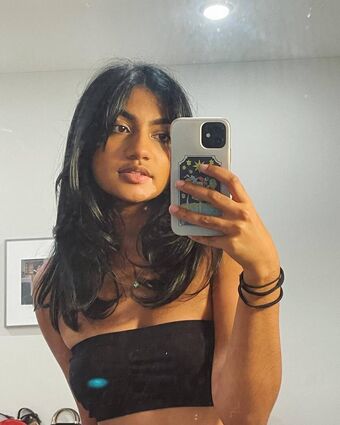 Mallika Sabnani Nude Leaks OnlyFans Photo 9