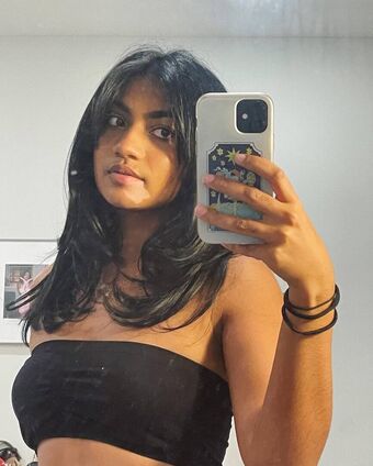 Mallika Sabnani Nude Leaks OnlyFans Photo 7