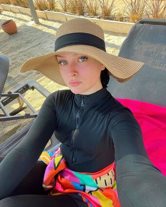 mervenursariii Nude Leaks OnlyFans Photo 3