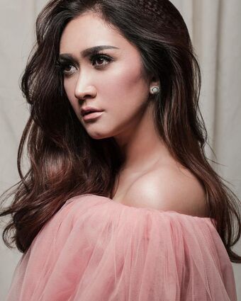 Nafa Urbach Nude Leaks OnlyFans Photo 15