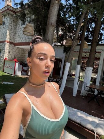 Nurseli Aksoy Nude Leaks OnlyFans Photo 6