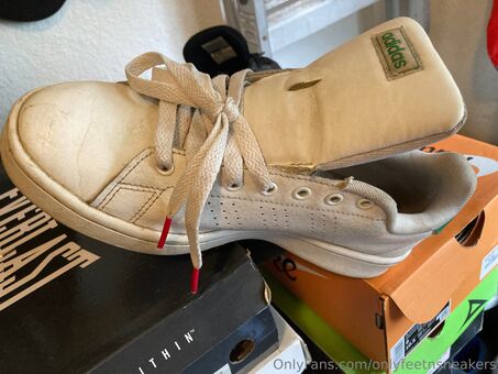 onlyfeetnsneakers Nude Leaks OnlyFans Photo 37