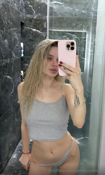 petiteyunoruse Nude Leaks OnlyFans Photo 28