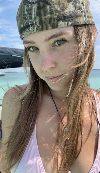 Peyton Coffe Nude Leaks OnlyFans Photo 2