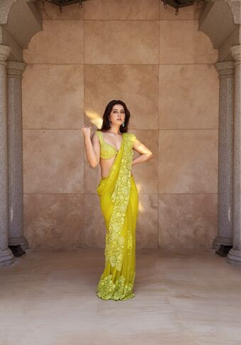 Raashi Khanna Nude Leaks OnlyFans Photo 19