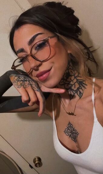 screamformepoe Nude Leaks OnlyFans Photo 2