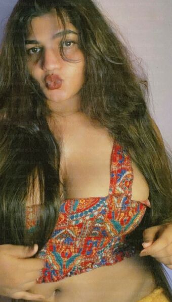 Saranya Santhosh Nude Leaks OnlyFans Photo 1