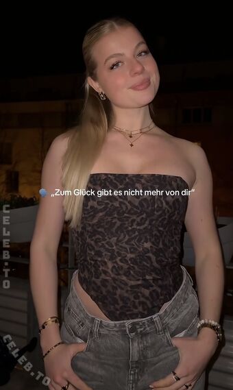 Vallixpauline Nude Leaks OnlyFans Photo 3